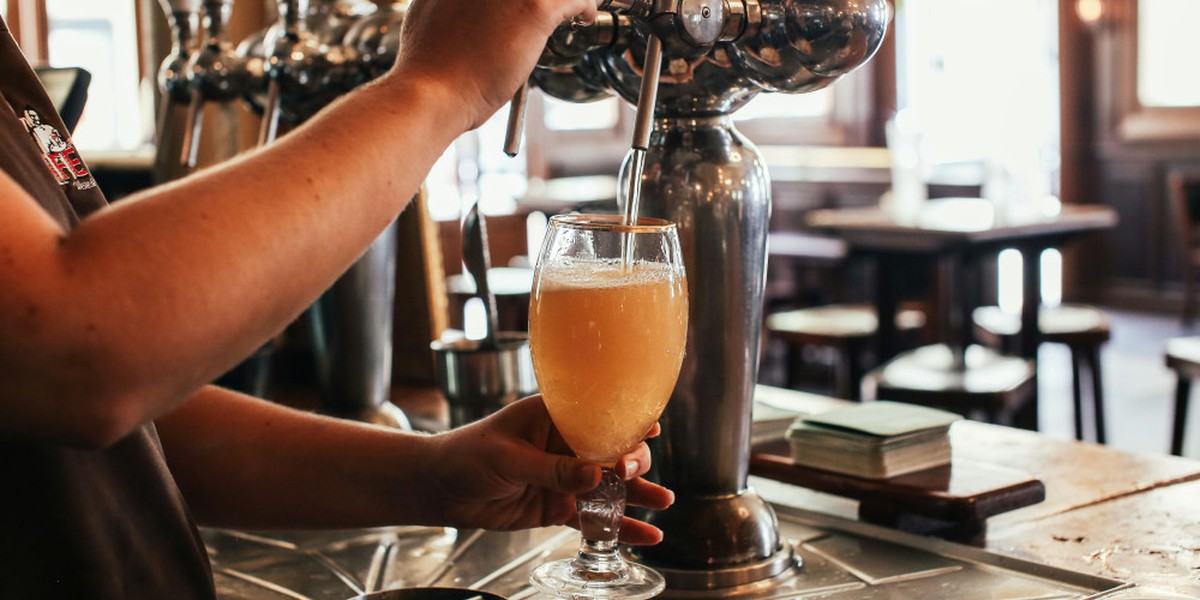 Bierabsatz 2025 sinkt deutlich und fällt erstmals unter 8 Milliarden Liter